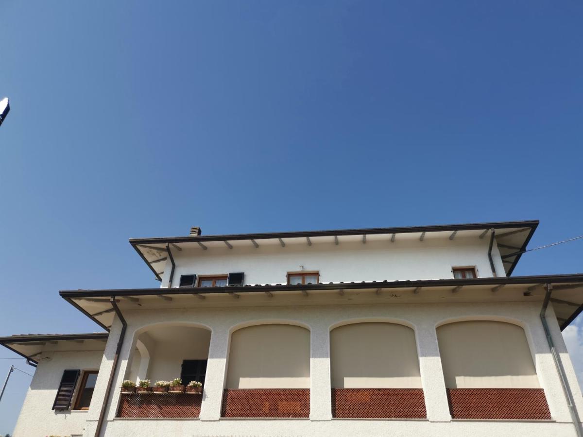 Villa Flora Affittacamere Luni Exterior foto
