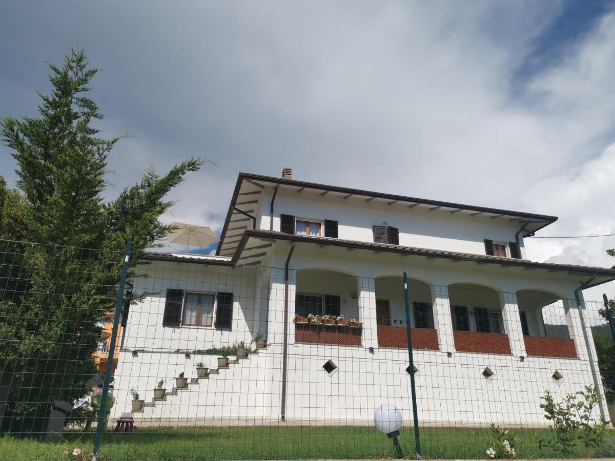 Villa Flora Affittacamere Luni Exterior foto